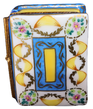 Lade das Bild in den Galerie-Viewer, SKU# C012108P Fotoalbum - Trianon Thema -