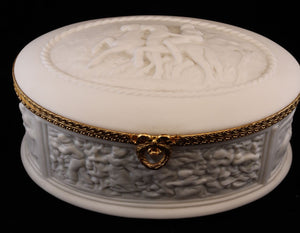 SKU# 1001M "Rome" Large oval hinged box - Biscuit Relief