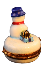 Lade das Bild in den Galerie-Viewer, SKU# 3583 - Schneemann mit Geschenken

