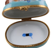 Lade das Bild in den Galerie-Viewer, SKU# 36010 - Mother cat and her kitty
