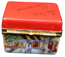 Cargar imagen en el visor de la galería, SKU# 3704B - Postales de la vida parisina - Caja decorada
