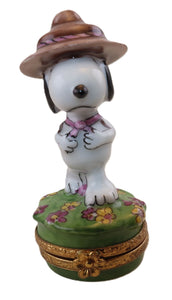 SKU# 3728 - Snoopy Hiking from the Peanuts© collection