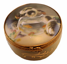 Lade das Bild in den Galerie-Viewer, SKU# 5251B - Cat Goes Fishing - decal box.
