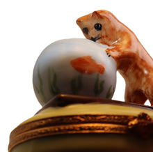 Cargar imagen en el visor de la galería, SKU# 6029 - Gatito con pecera
