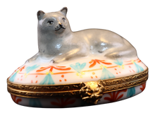 Cargar imagen en el visor de la galería, SKU# 6031 - Gato británico de pelo corto azul
