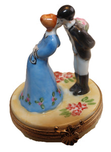 SKU# 6366 - Kissing Couple