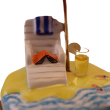 Cargar imagen en el visor de la galería, SKU# 7116 - Descansando junto al mar con una bebida
