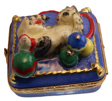 Cargar imagen en el visor de la galería, SKU# 7123 - Gatito navideño
