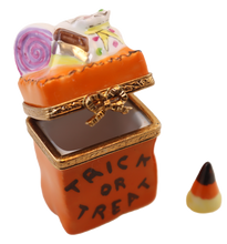 Load image into Gallery viewer, SKU# 7232 - Trick Or Treat Bag
