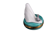Lade das Bild in den Galerie-Viewer, SKU# 7404 Halloween Trick or Treat auf blauem Sockel
