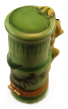 Cargar imagen en el visor de la galería, SKU# 7809 - Sapo dorado
