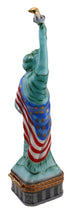 Cargar imagen en el visor de la galería, SKU# 7842 - Estatua de la Libertad con bandera
