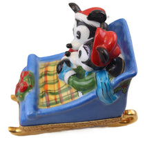 Lade das Bild in den Galerie-Viewer, SKU# 8518 - Mickey &amp; Minnie in Sleigh - Disney © collection.
