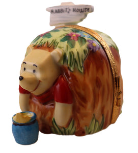 SKU# 8528 - Pooh in Rabbit's Howse - Disney© collection.