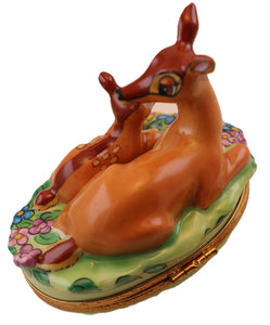SKU# 8546 - Bambi & Mother - Disney© collection