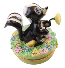 Lade das Bild in den Galerie-Viewer, SKU# 8548 - Flower - Disney © collection
