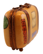 Cargar imagen en el visor de la galería, SKU# C016102B - Beige Luggage
