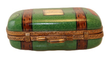 Cargar imagen en el visor de la galería, SKU# C016102 Green Luggage
