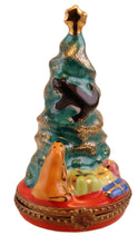 Cargar imagen en el visor de la galería, SKU#C077120 - Christmas Tree With Puppy &amp; Cat
