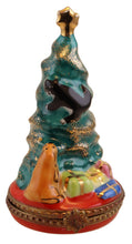 Cargar imagen en el visor de la galería, SKU#C077120 - Christmas Tree With Puppy &amp; Cat
