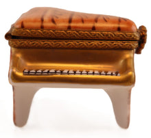 Load image into Gallery viewer, SKU# C077126 - Wooden Piano
