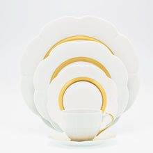 Load image into Gallery viewer, SKU# R300-NYM20466 - Fleur&#39;T Matte Gold Tea Cup - Shape Nymphea - Size: 6.75oz
