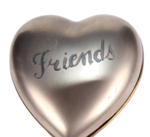 Cargar imagen en el visor de la galería, SKU# 16013- Corazón *Amigos* Plata

