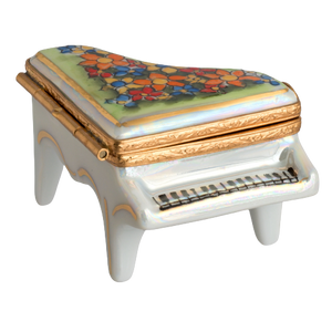 SKU# 3692 - Piano blanco floreado