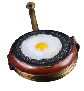 SKU# 37031 - Antique old fashion pan with a sunny side up egg - (RETIRED)