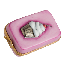 Load image into Gallery viewer, SKU# 3725 - Ice Cream Sundae On Pink Box
