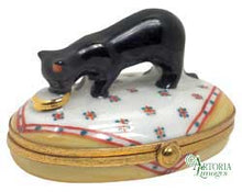 Cargar imagen en el visor de la galería, SKU# 6024 - Gato negro con plato dorado
