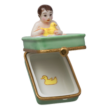 Cargar imagen en el visor de la galería, SKU# 6428 - Bebé en el baño - (RETIRADO)
