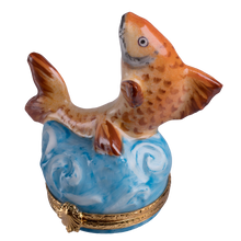 Load image into Gallery viewer, SKU# 7017 - Goldfish
