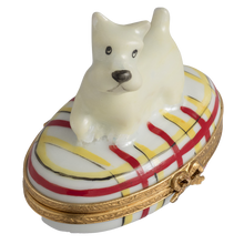 Lade das Bild in den Galerie-Viewer, SKU# 7288 - Westie auf rotem und gelbem Sockel
