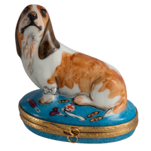 Cargar imagen en el visor de la galería, SKU# 7333 - Basset Hound herido
