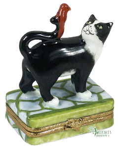 SKU# 7614 - Schwarz-weiße Katze mit rotem Vogel
