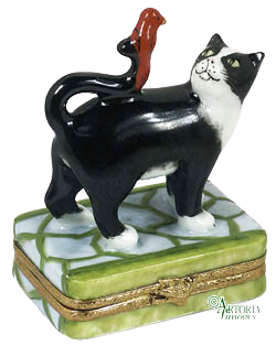 SKU# 7614 - Schwarz-weiße Katze mit rotem Vogel