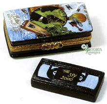 Cargar imagen en el visor de la galería, SKU# 7617 - Video Cassette: Spy - (RETIRADO)
