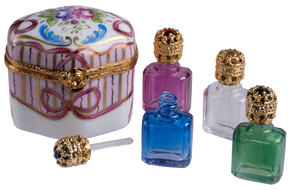SKU# 7648 - Forma irregular con 4 frascos de perfume