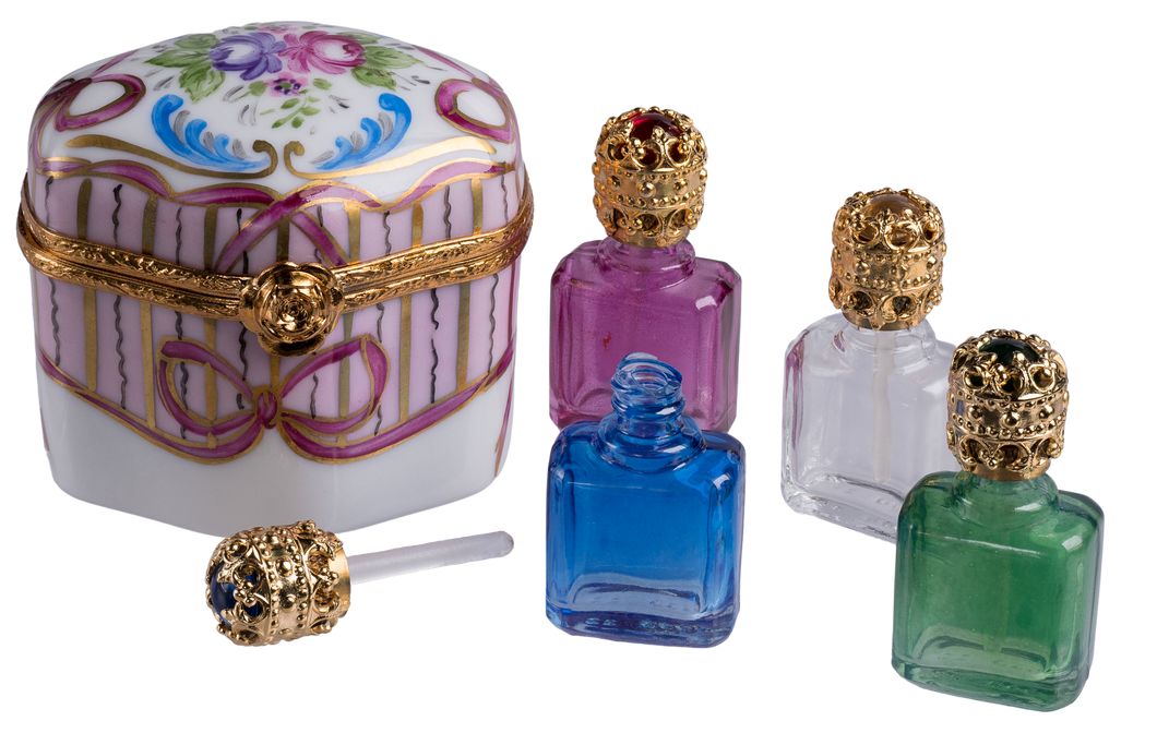 SKU# 7648 - Forma irregular con 4 frascos de perfume