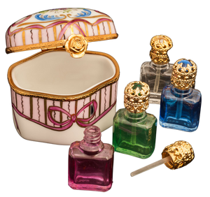 SKU# 7648 - Forma irregular con 4 frascos de perfume