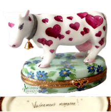 Cargar imagen en el visor de la galería, SKU# 7821 - Vaca de corazón
