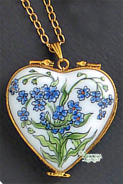 SKU# 8940 - Collar colgante - Corazón: Flores azules -