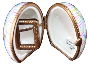 SKU# C005404P Standing Egg with Picture Frame.