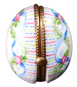 SKU# C005404P Standing Egg with Picture Frame.