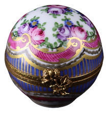 Lade das Bild in den Galerie-Viewer, Artikelnummer C001080A Mittlerer Ball Sevres
