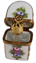 Cargar imagen en el visor de la galería, SKU# C053193 Baúl para frascos de perfume cuadrados
