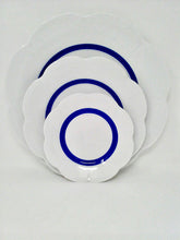 Lade das Bild in den Galerie-Viewer, Artikelnummer B220-NYM20447 – Fleur&#39;T Bleu Dessertteller – Form Nymphea – Größe: 21,6 cm
