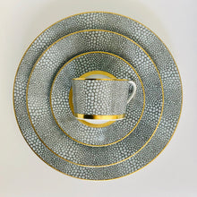 Load image into Gallery viewer, SKU# R300-REC20840 - Makassar Gold Tea Cup - Shape Recamier - Size: 6.75oz
