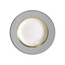 Lade das Bild in den Galerie-Viewer, SKU# A235-REC20829 - Mak Grauer Suppenteller mit Goldrand - Form Recamiere - Größe: 9&quot;
